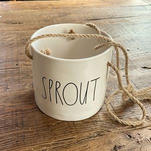 Rae Dunn ‘Sprout’ planter